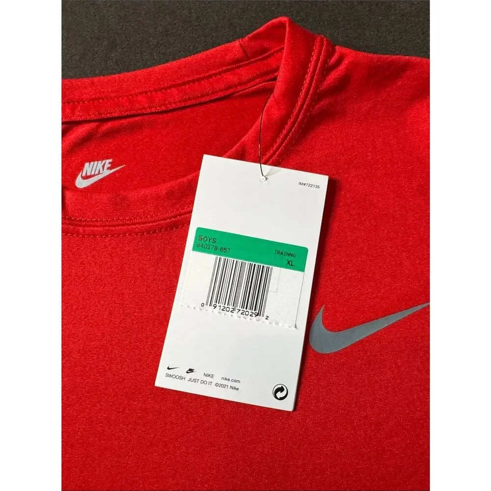 Nike Boys Red Short-Sleeve Dri-FIT Tee with Silver Swoosh 840178-657 Size XL NWT